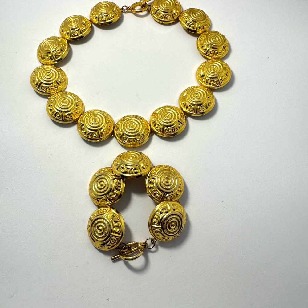 Vintage-style gold medallion necklace SET with embossed detailing